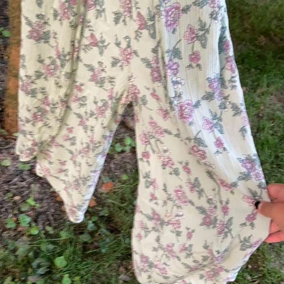 Kids floral jumpsuit with slit in leg - Picture 4 of 8